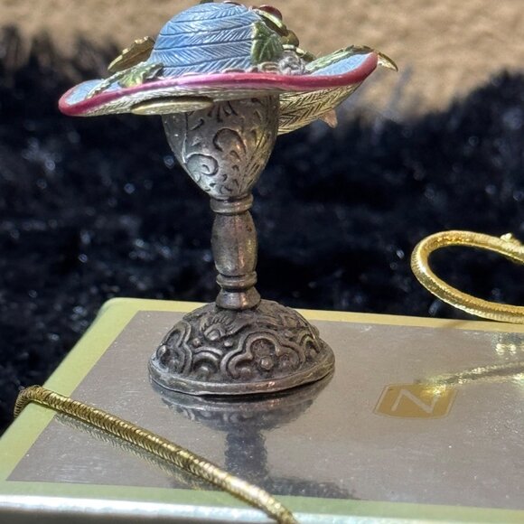 MINIATURE SWEET ROMANCE METAL BLUSHING ROSE HAT AND STAND USA - Picture 6 of 8
